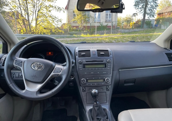 Toyota Avensis cena 37500 przebieg: 150000, rok produkcji 2011 z Góra małe 562